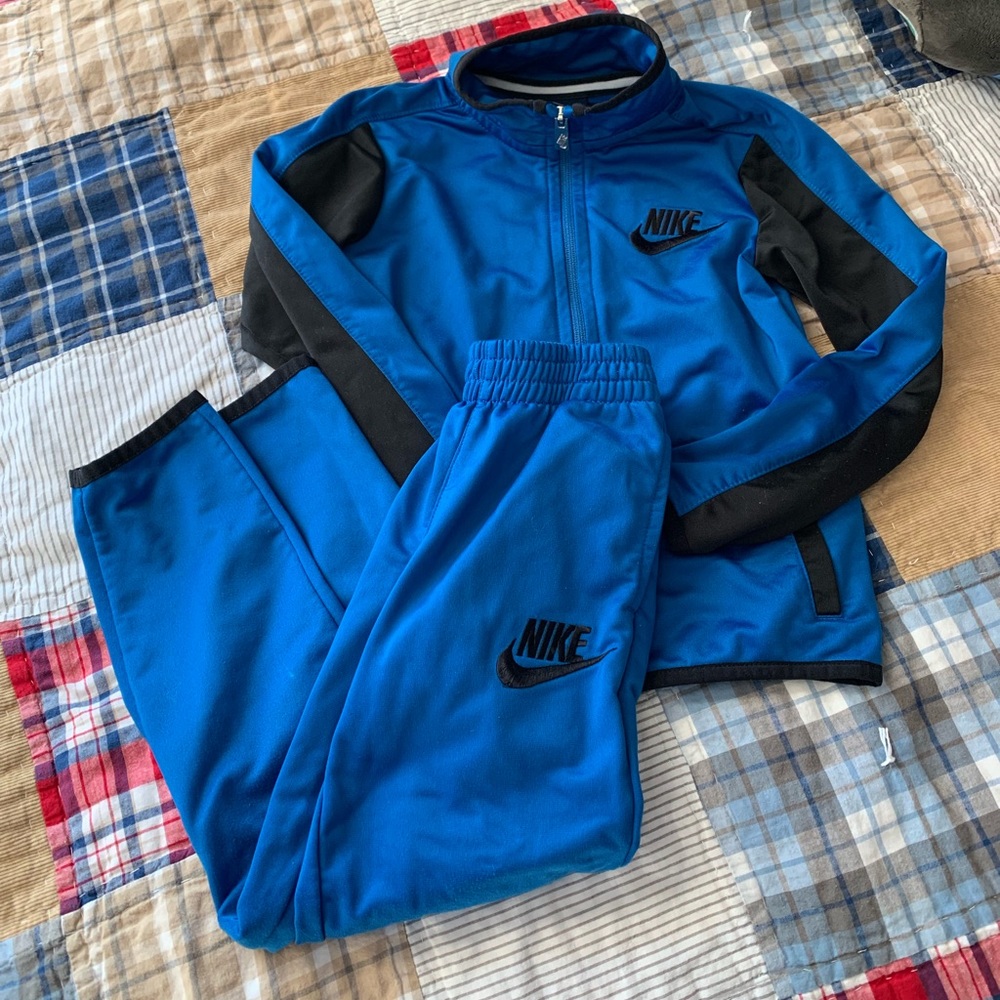 Boys Nike Sweatsuit Set